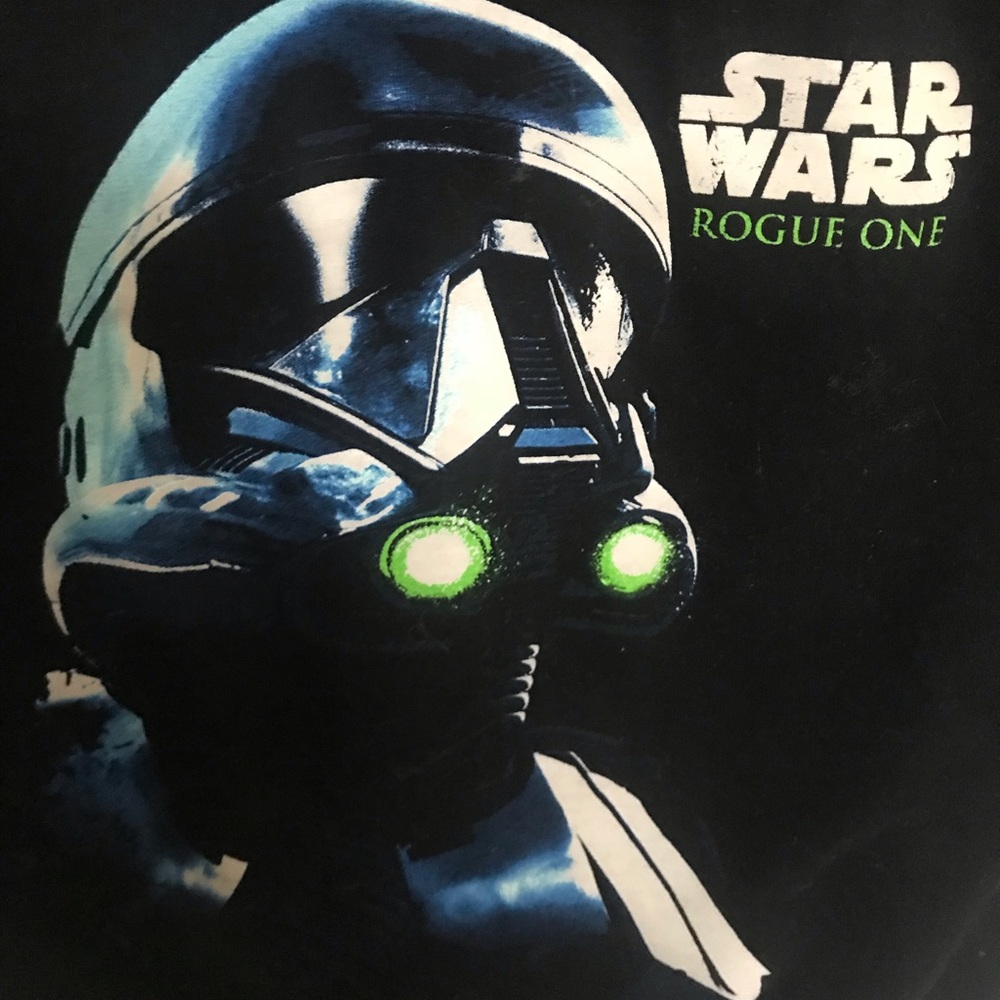 Gap boys Star Wars Sweatshirt. Glows in the dark!